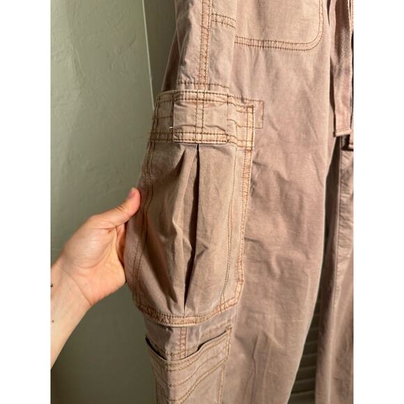 NWT AE HIGH-WAISTED CONVERTIBLE BAGGY CARGO JOGGER size 000 - Picture 8 of 16